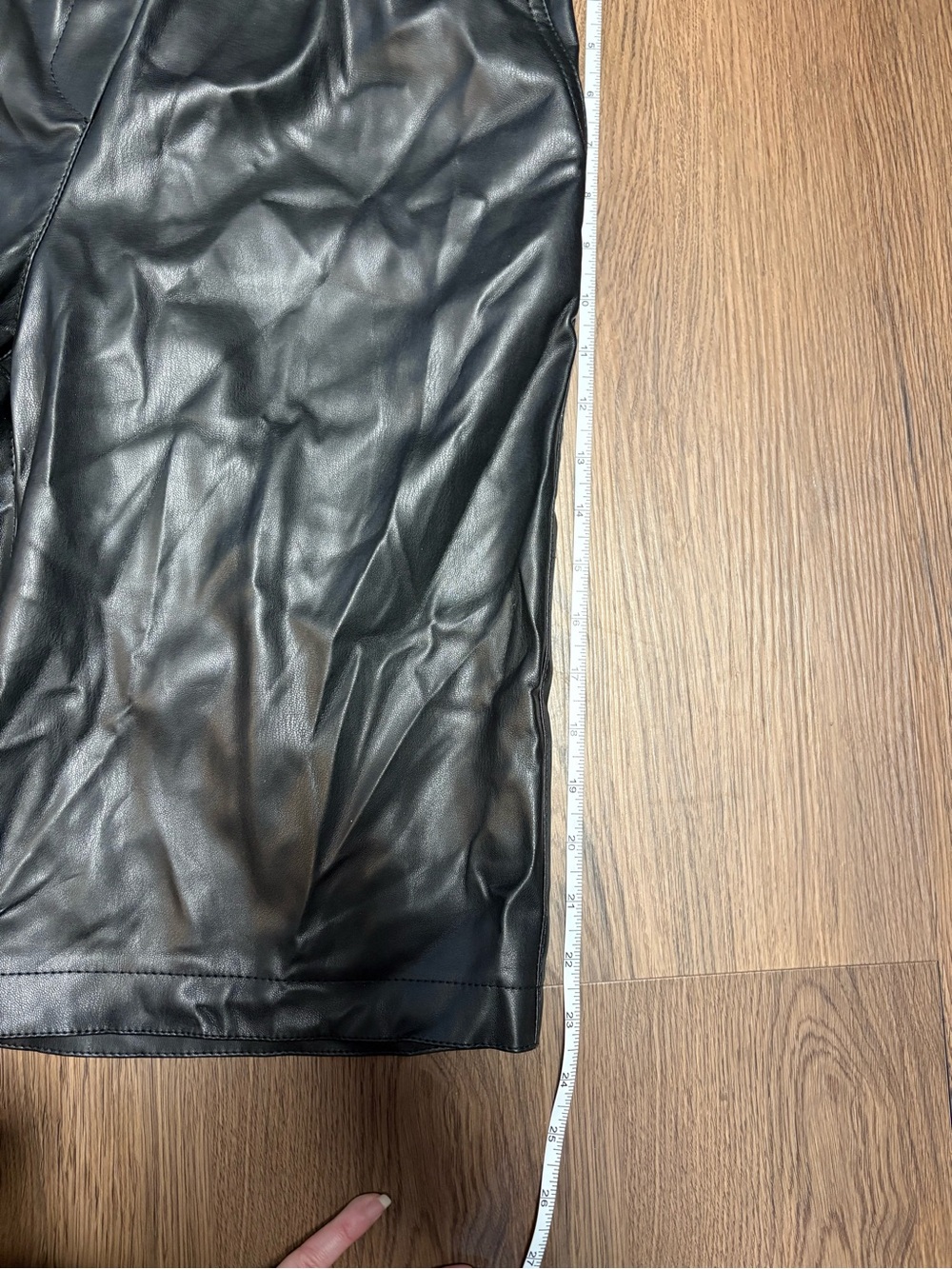 NWT Beatrice .b Faux Leather Black Long Shorts - Picture 4 of 10